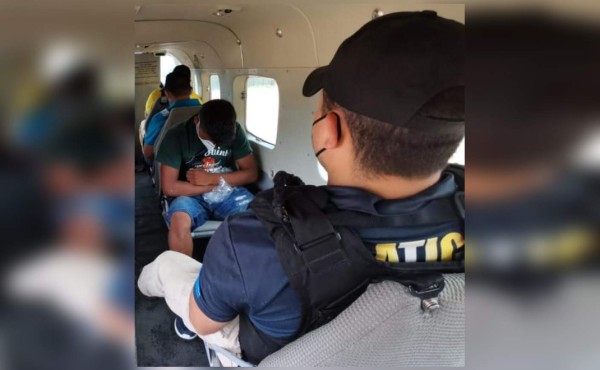 Al centro Renacer envían a capturado con supuesta droga de avioneta