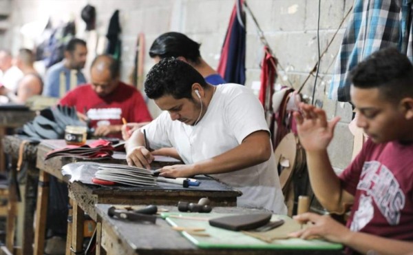 Buscan oxigenar la economía de zapateros afectados por la pandemia