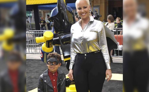 Atacan a hijo de Amber Rose en Instagram