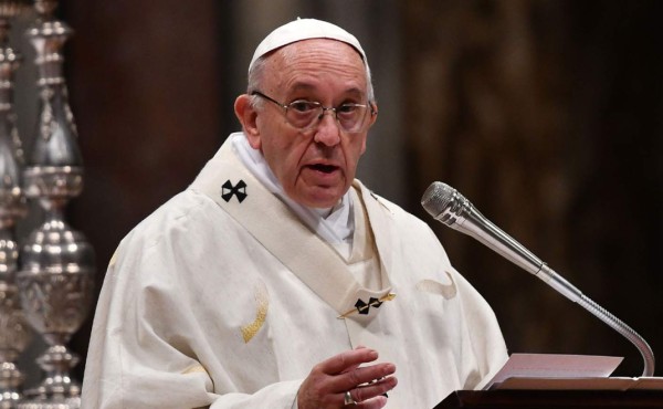 El papa pide defender a América Latina de la 'colonización ideológica'