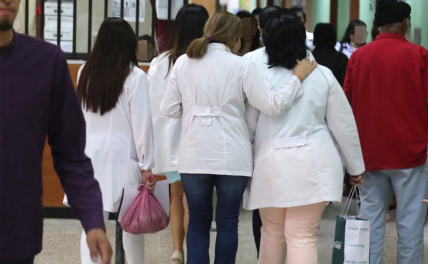 L10 millones sustrajeron falsos becarios en Salud