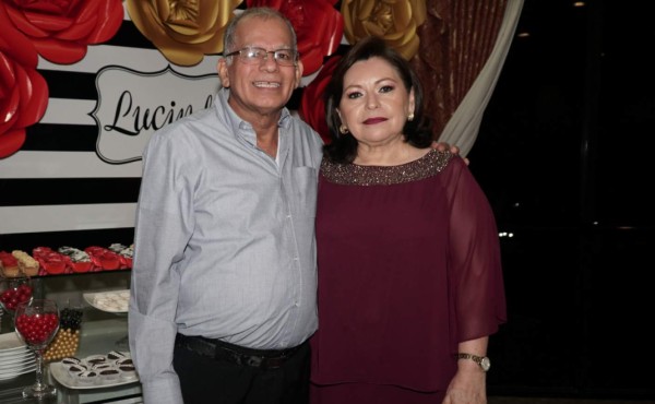 Los 60 años de Lucinda Guzmán de García
