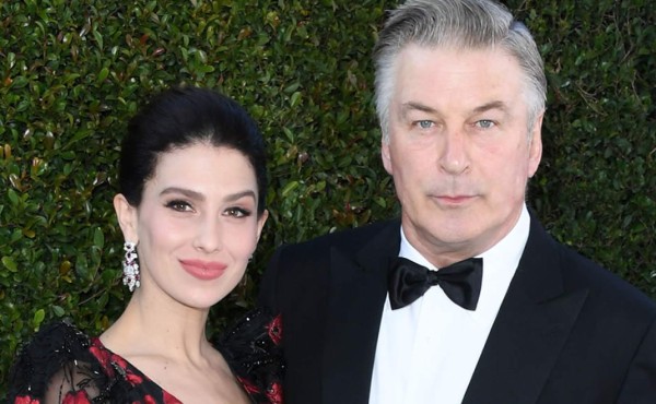 Alec e Hilaria Baldwin defienden comer menos carne para salvar el planeta