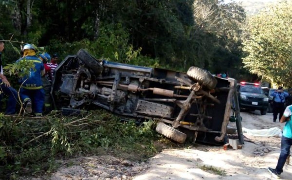 Muere una mujer en volcamiento de vehículo en Copán Ruinas