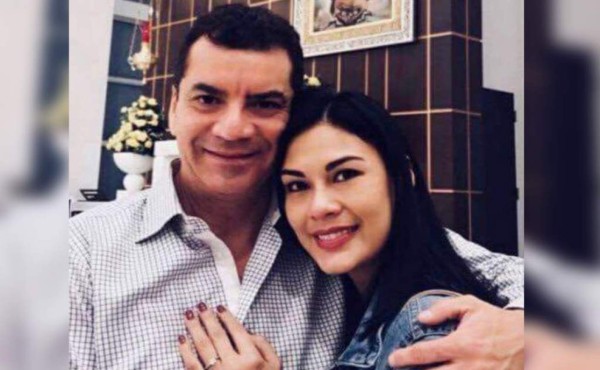 Elvin Santos contrae matrimonio con Marcela Montaño