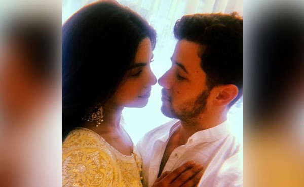 Nick Jonas y Priyanka Chopra anuncian su compromiso