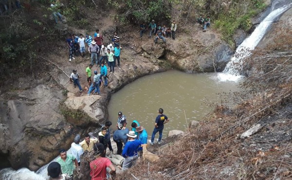 Mueren dos personas ahogadas en una poza de Santa Elena de La Paz