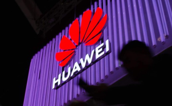 EEUU anuncia restricciones de visados para empleados de Huawei