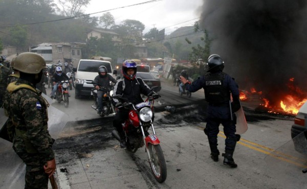 Fuerzas de seguridad desalojaron a manifestantes durante jornada de protestas en Honduras
