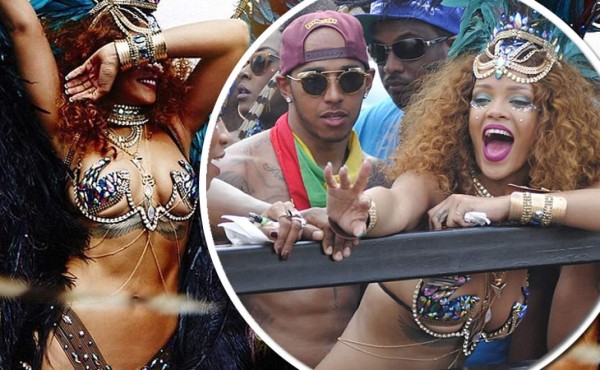 Rihanna junto a Lewis Hamilton en carnaval de Barbados