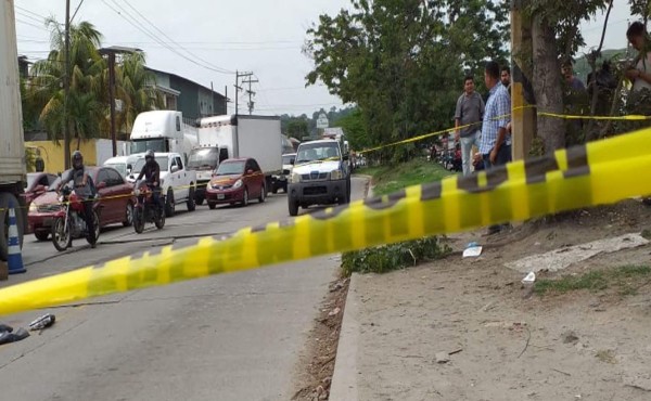Empleada de maquila muere al ser embestida por rastra en autopista a Puerto Cortés