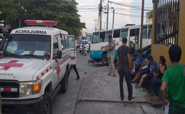 Al menos 30 heridos deja choque entre dos buses Impala en San Pedro Sula