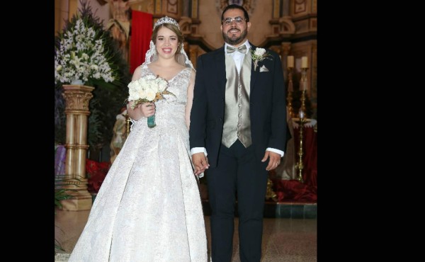 Boda de María de los Ángeles Alvarenga y Mario Flores