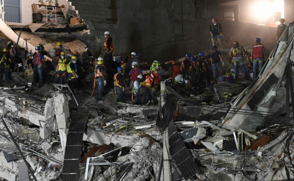 Abejas atacan durante sismo y matan a hombre en México