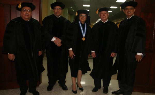 Graduación de la Universidad Tecnológica de Honduras