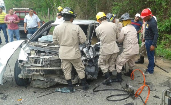 Una mujer muere en aparatoso accidente de tránsito en Yoro