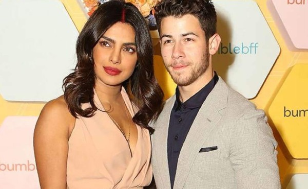 Priyanka Chopra y Nick Jonas hacen fiesta por sus dos meses de casados
