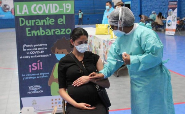 Solo 20,000 embarazadas se han vacunado contra el covid-19 en Honduras