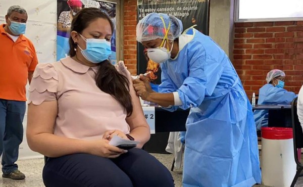 Salud afirma que desde agosto Honduras recibirá por mes casi un millón de vacunas