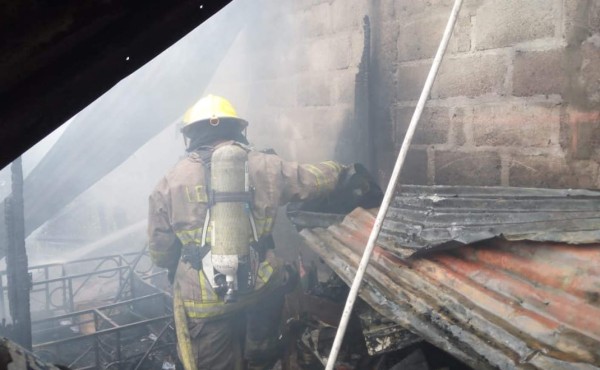 Tres personas quemadas por un incendio en su vivienda en Tegucigalpa