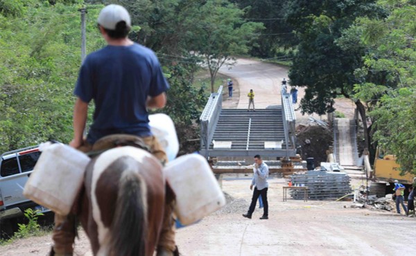 El 15 de enero estaría listo puente bailey que conectará municipios de Lempira y Santa Bárbara