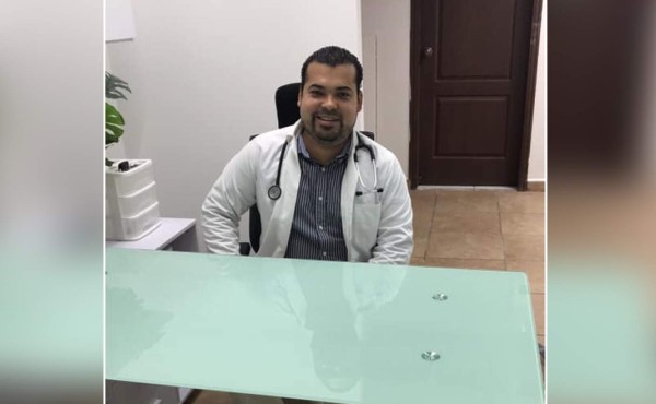 'No importa la hora': médico hondureño ofrece consultas gratuitas por el Covid-19
