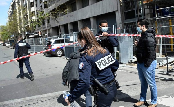 Un muerto y un herido por tiroteo afuera de hospital en París