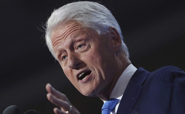 Bill Clinton, bajo la lupa del debate sobre el abuso sexual en USA