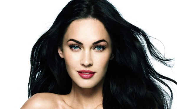 Megan Fox viste a su hijo como niña  