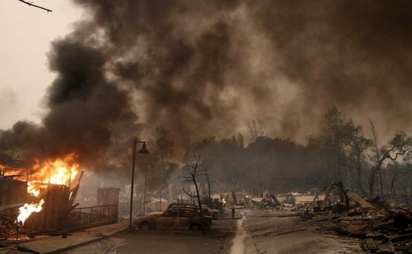 Ascienden a 13 los muertos por los incendios en California