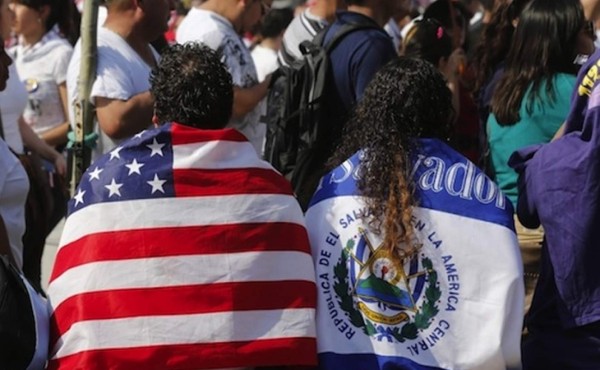 El Salvador pide que no se estigmatice a sus migrantes por pandillas en EUA