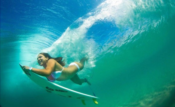 Coco Ho, la surfista más sexy del mundo