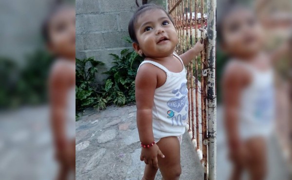 Una bebé de un año se ahoga en un tambo con agua