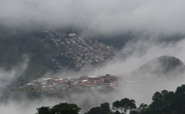 Onda tropical ingresará a Honduras este domingo