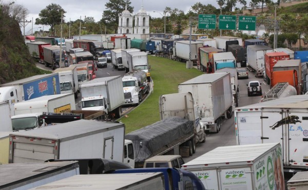 Gobierno y transportistas de carga pesada logran acuerdo