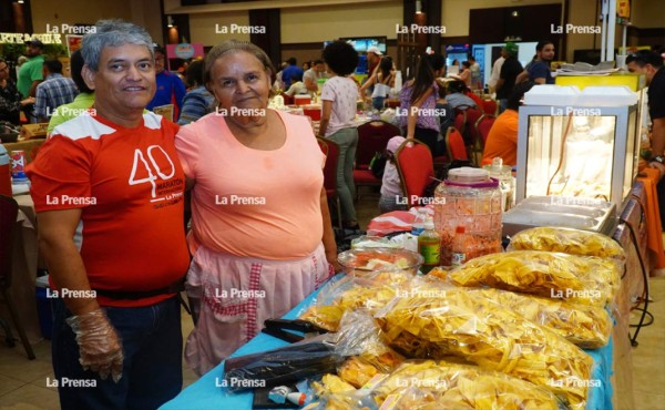 Madre soltera educó a sus hijos vendiendo comida por más de 30 años