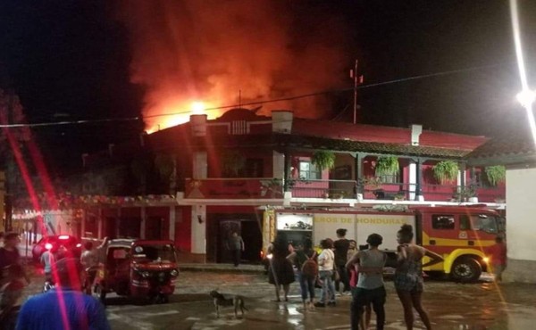 Bomberos controlan incendio registrado en hotel de Copán Ruinas