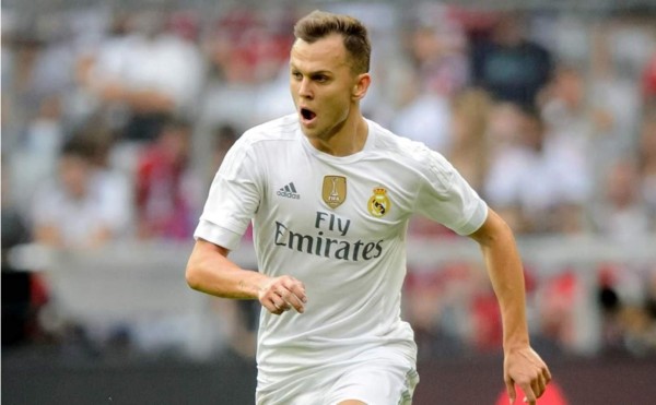 Real Madrid traspasa a Cheryshev al Villarreal por siete millones de euros