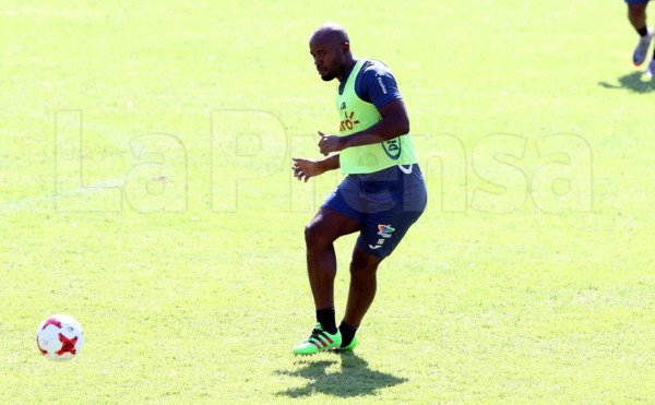 ¡Sorpresa! Osman Chávez entrena con la Selección de Honduras