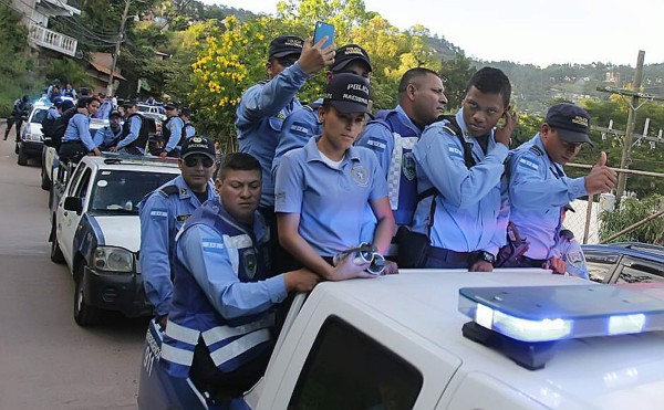 Los policías vuelven a labores y se restablece la seguridad