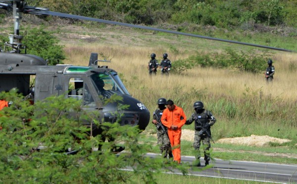 Los principales líderes del Barrio 18 (pandilla) fueron transferidos por la Policía Militar de la penitenciaría Marco Aurelio Soto a otras prisiones de máxima seguridad. AFP