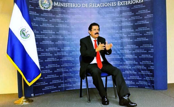 Expresidente de Honduras observa comicios salvadoreños