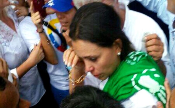 María Corina Machado desafía al chavismo y acude al Parlamento