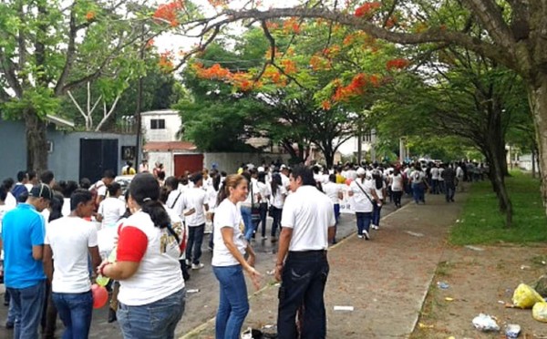 En Honduras sí se puede vivir en paz, claman jóvenes  