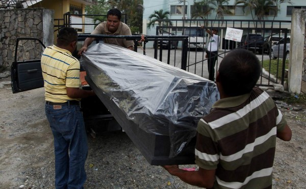 A basurero de colonia sampedrana llegan a botar otro cadáver