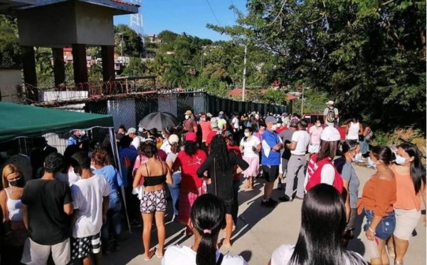 Decenas de votantes se quedan sin ejercer sufragio en Roatán