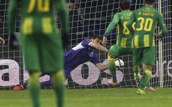 VIDEO: Casillas para un penal y da triunfo al Porto