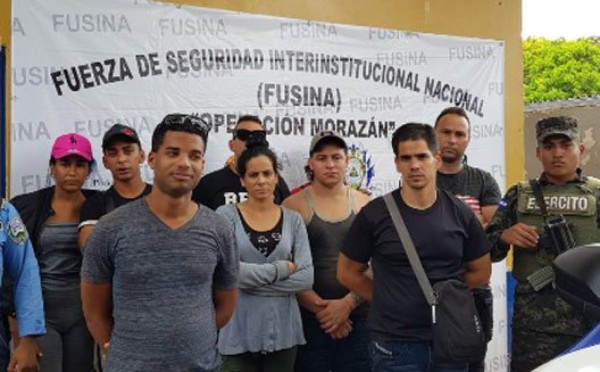 Capturan a un policía que trasladaba ilegalmente a 9 cubanos