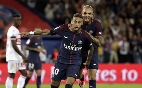 Neymar se exhibe con fintas y golazo para abultado triunfo del PSG ante Toulouse.