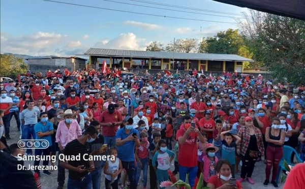 Políticos hondureños se arriesgan con sus seguidores a contraer covid-19